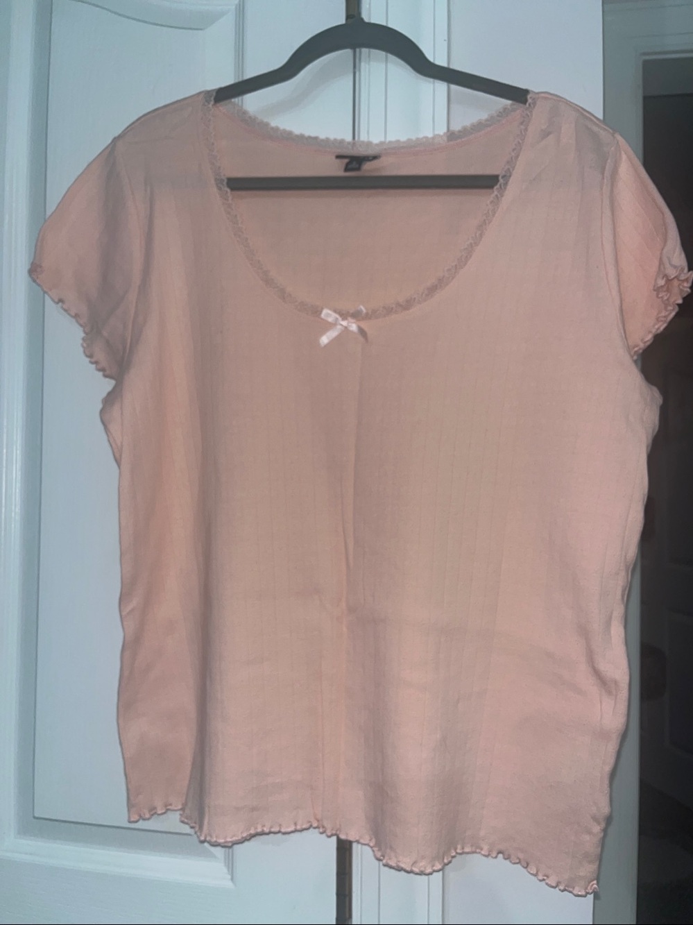 Torrid pink pointelle scoop neck lace trim tee Size 2 (2X 18/20)